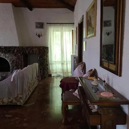 Casa Ape Regina 1 Montelarco Morlupo